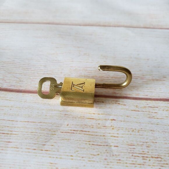 Authentic Louis Vuitton #301 Lock and Key Set Brass 300 Series Padlock - Picture 10 of 11